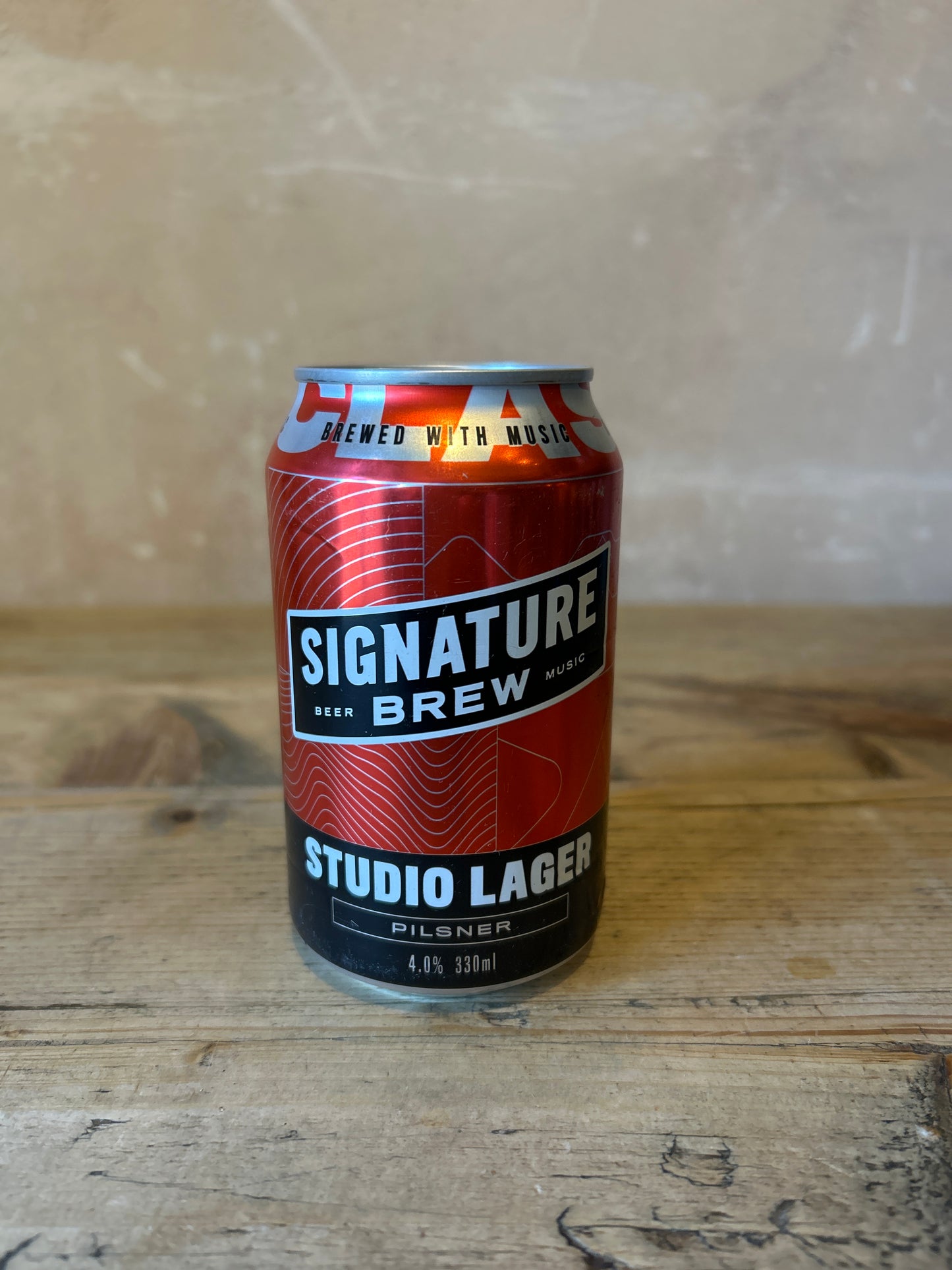 Signature Studio Lager 4% 330ml Cans
