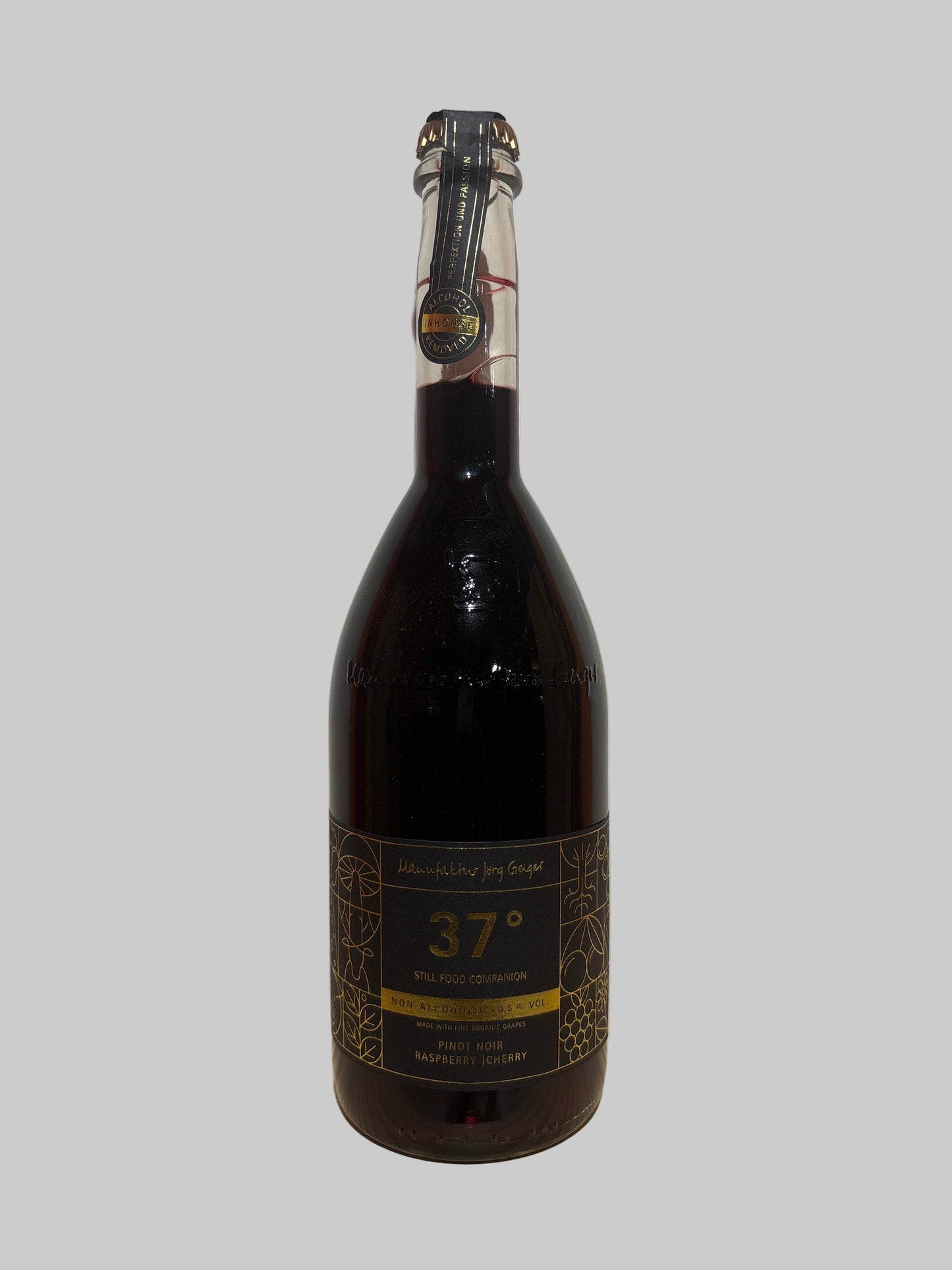 Alcohol Free Pinot Noir Red Wine '37, Jorg Geiger